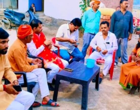*ग्रामीणों ने की चौकी प्रभारी के*